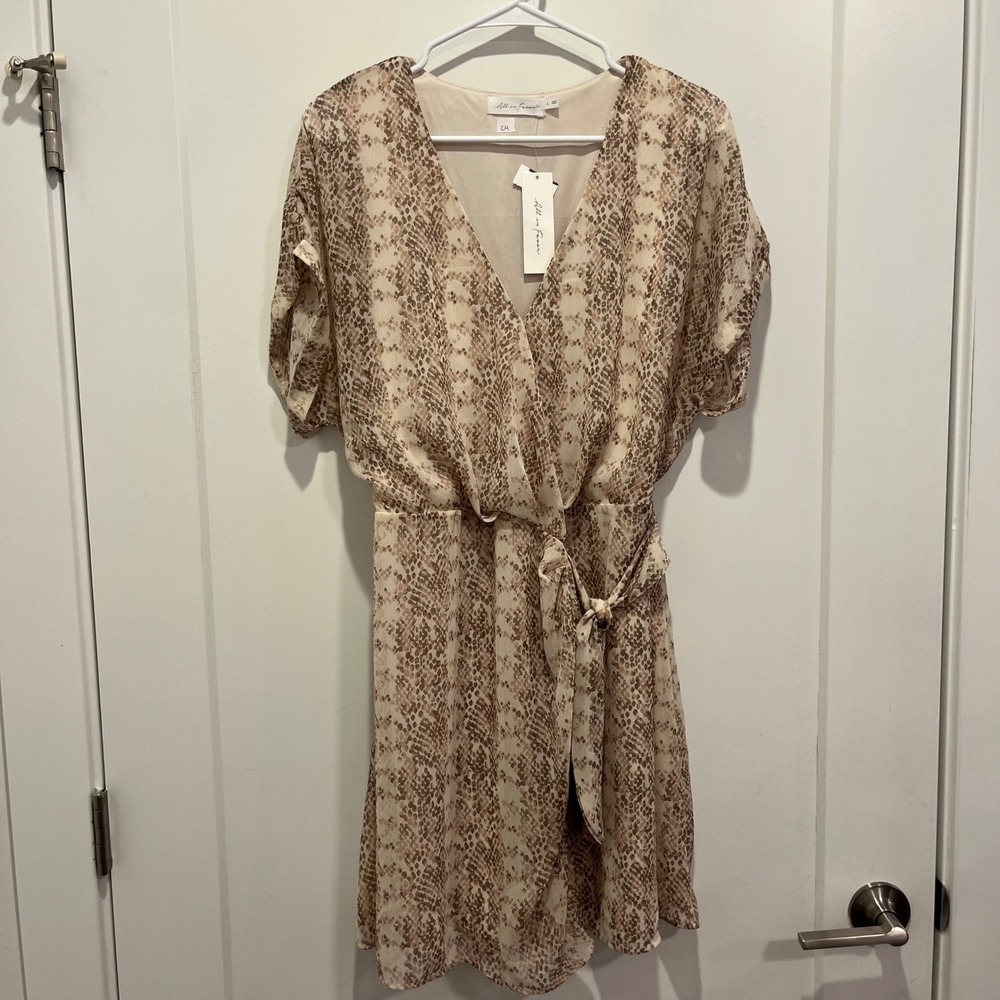 NWT All in Favor Neutral Snakeskin Faux Wrap Dress V-Neck Tie Waist ID3292-001 L